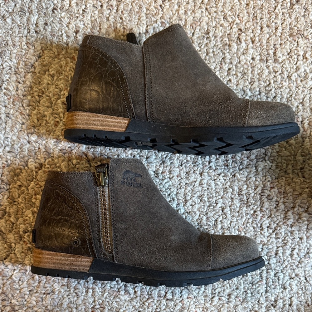 Sorel Dark Brown Textured Ankle Boots